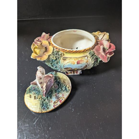 Italian covered bowl slight damage - Picture 3 of 8